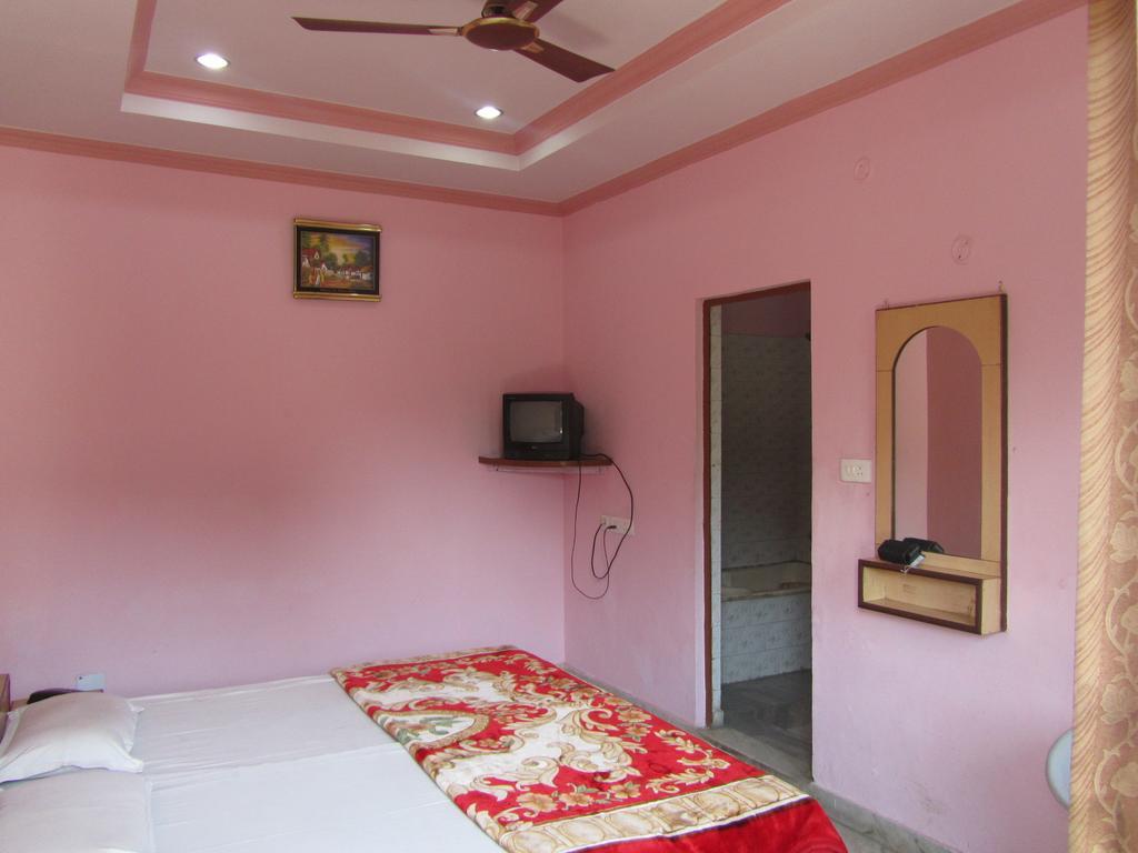 Hotel Sagar Agra  Room photo